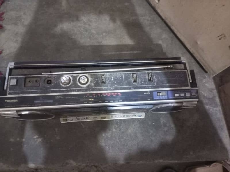 TOSHIBA FM RAIDIO 4
