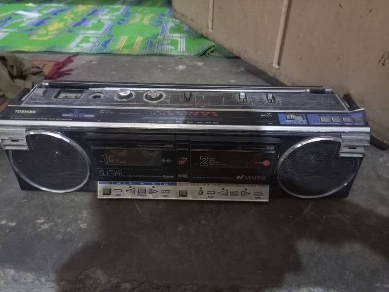 TOSHIBA FM RAIDIO 8