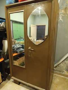 wardrobe/almari/iron