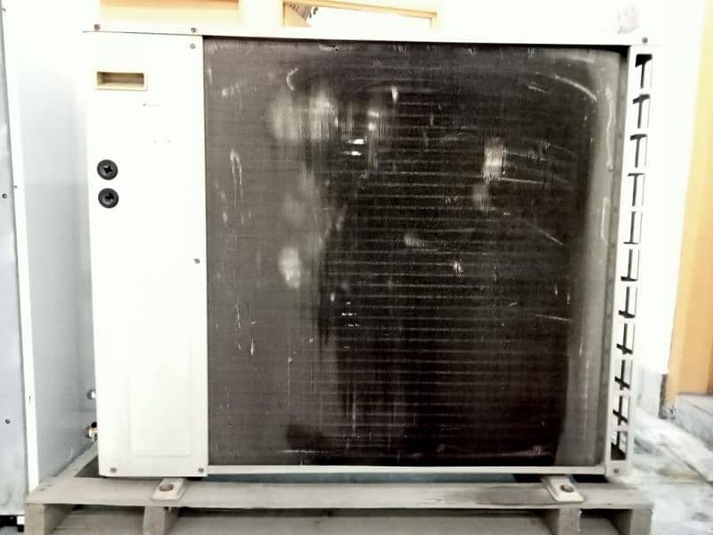 DAIKIN FLOOR AC 5