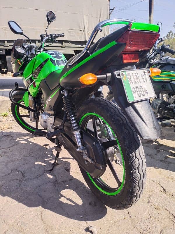 Yamaha ybr 2017 model 4