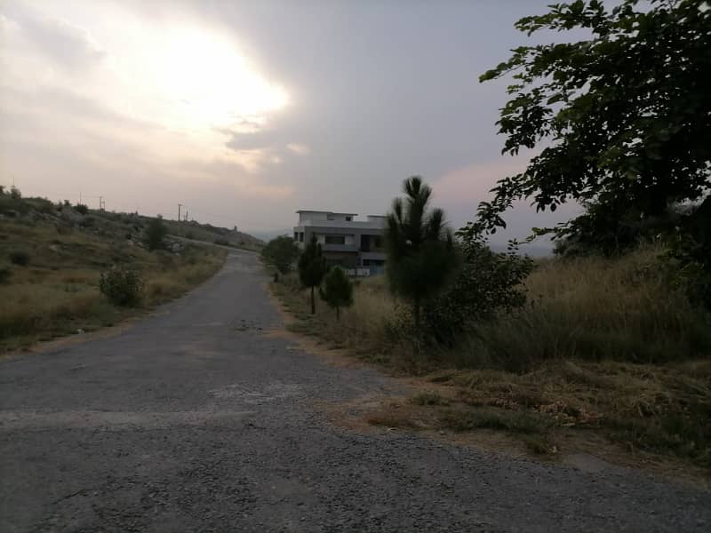 1 Kanal Residential Plot Murree Facing Available. For Sale in Engineers Co-operative Housing Society. ECHS D-18 Block G Islamabad. 4