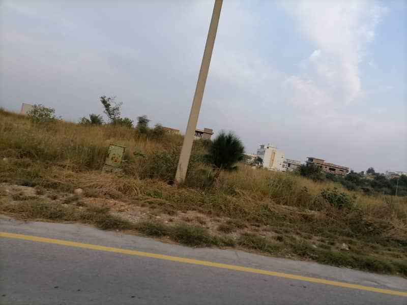 1 Kanal Residential Plot Murree Facing Available. For Sale in Engineers Co-operative Housing Society. ECHS D-18 Block G Islamabad. 22