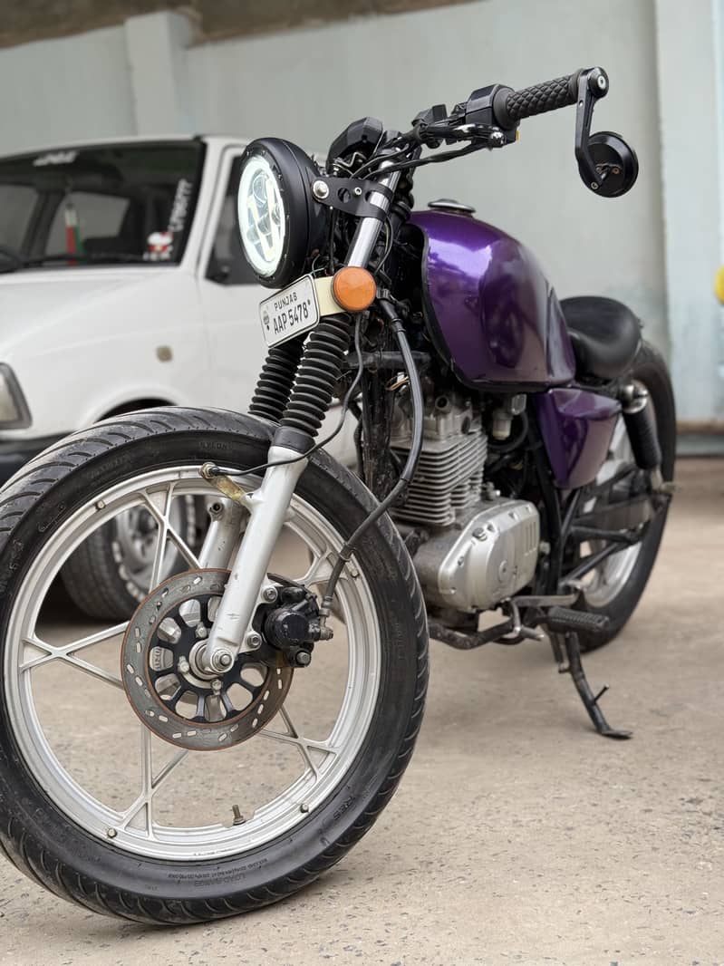 Suzuki GS 150 SE 3