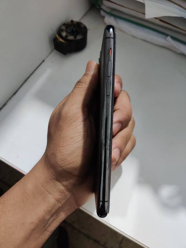 iphone 11 Pro JV 1
