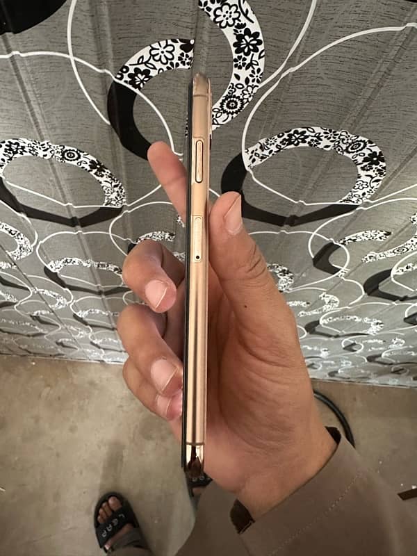 iphone xs max 64 gb official pta approved only set 7