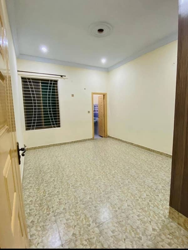 UPPER PORTION AVAILABLE NEAR UNIVERSITY OF SGD 3