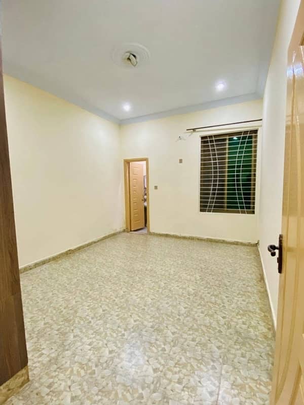 UPPER PORTION AVAILABLE NEAR UNIVERSITY OF SGD 7
