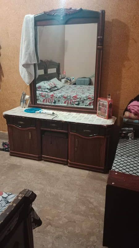Dressing Table 0