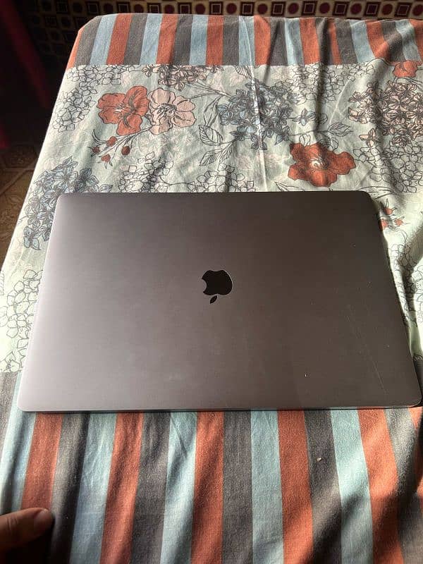 MacBook Pro i9 2019 3