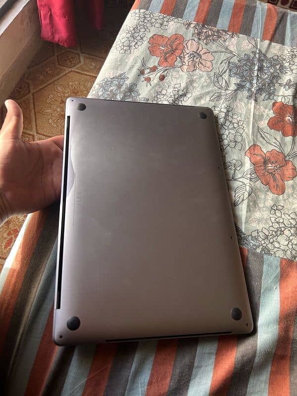 MacBook Pro i9 2019 7