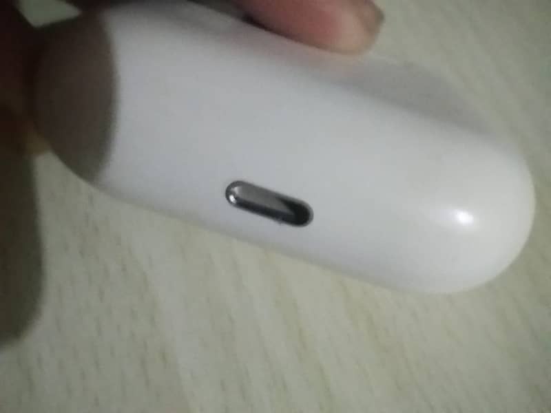 Wireless Earbuds in white color 1
