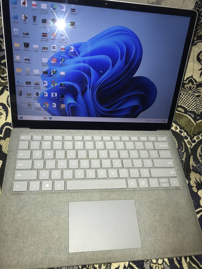 Microsoft Surface Laptop 2 16GB Ram 1