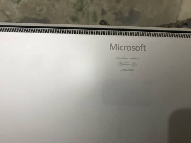 Microsoft Surface Laptop 2 16GB Ram 2