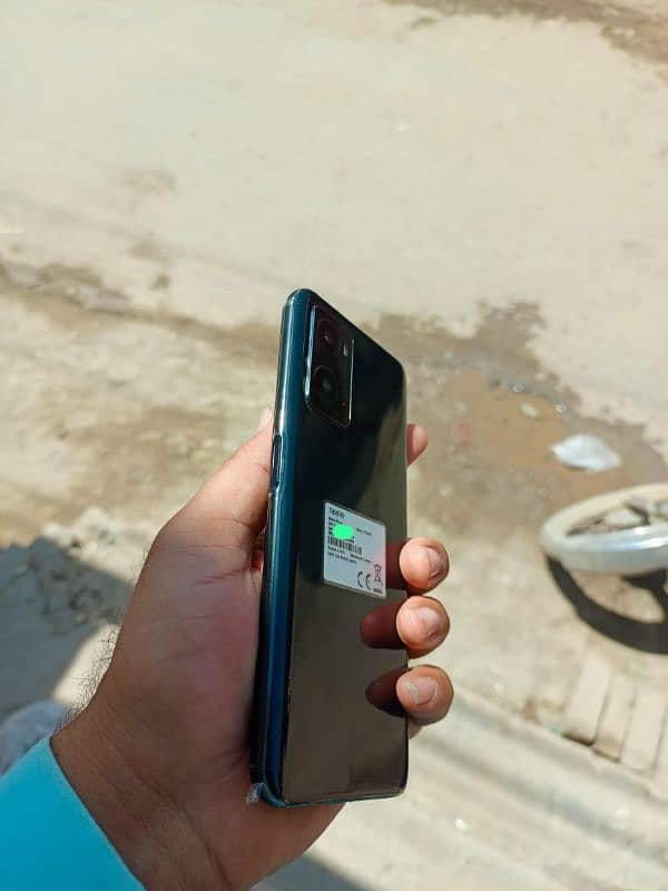 03048318454 4