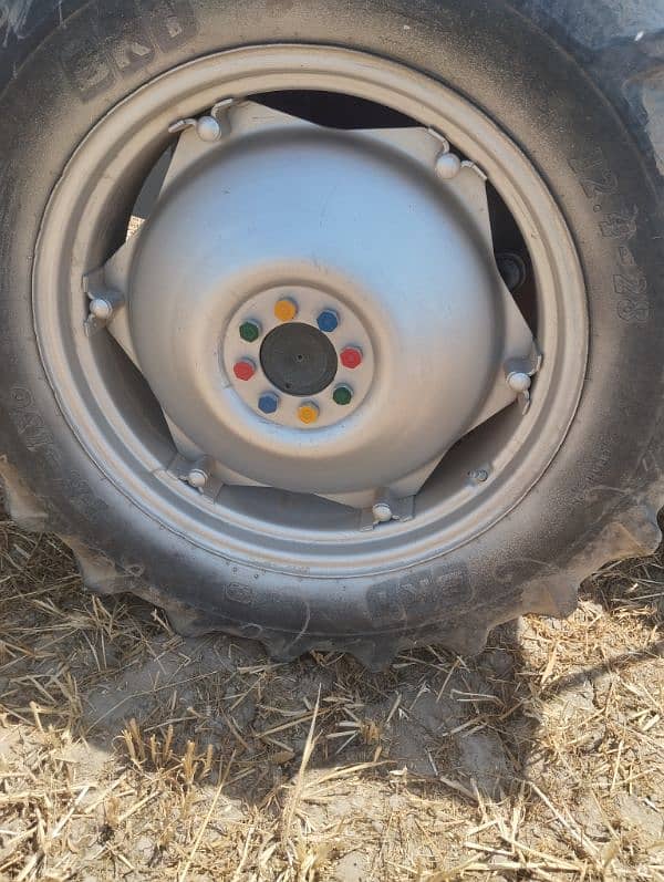 82 Model Tractor Lush condition sulf Start no Major work required 12