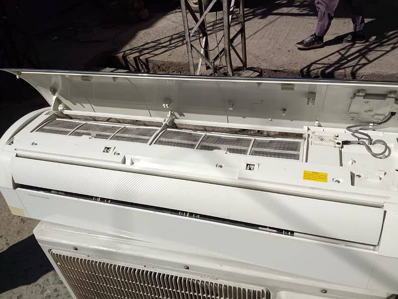 Gree Ac 1.5 ton G 10 model invertor Lush condition 2