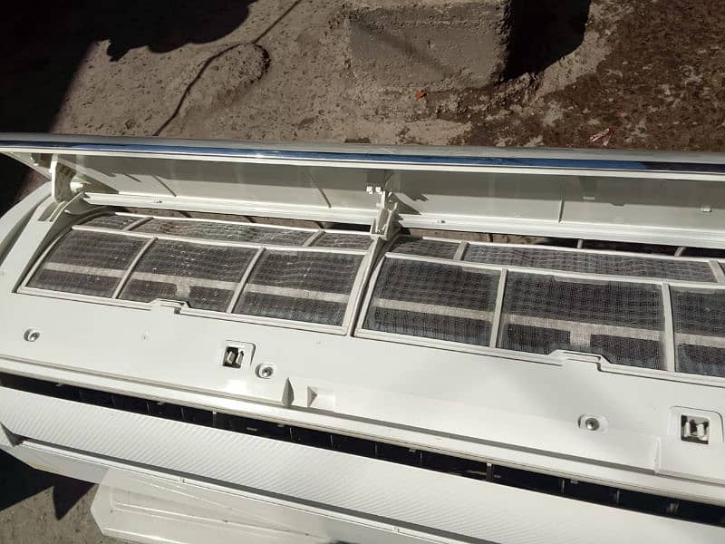 Gree Ac 1.5 ton G 10 model invertor Lush condition 6