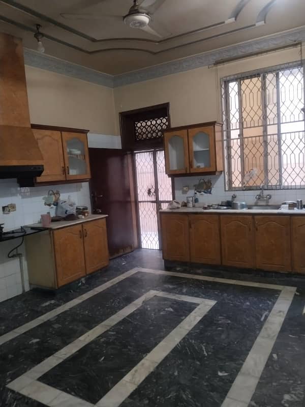 Prime Location 1 Kanal House Available For Silent Office & Family Facing Park 4