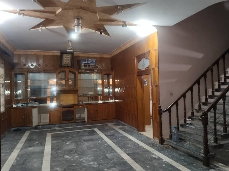 Prime Location 1 Kanal House Available For Silent Office & Family Facing Park 15
