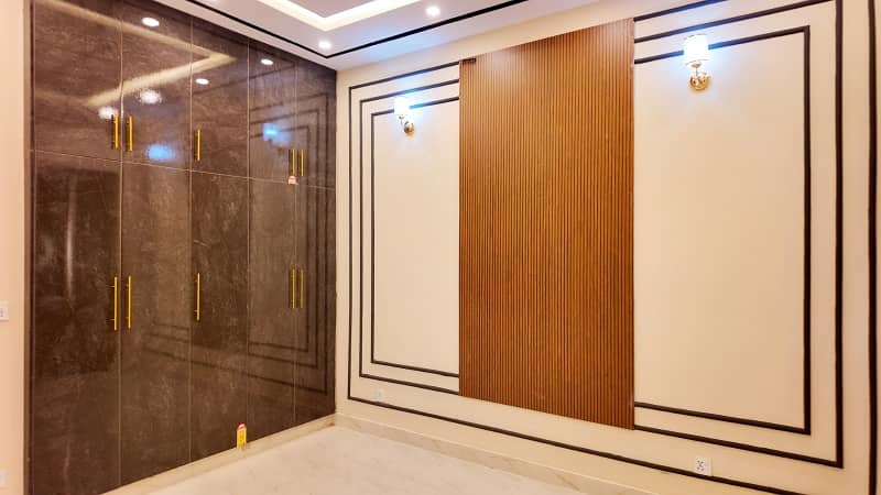 Ready To Buy A Prime Location House 7 Marla In Punjab Small Industries Colony 15
