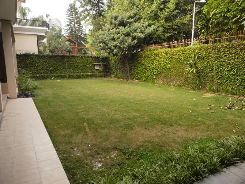 Beautiful Fully Furnished Ground Portion With Lawn Full Of Natural Light 1