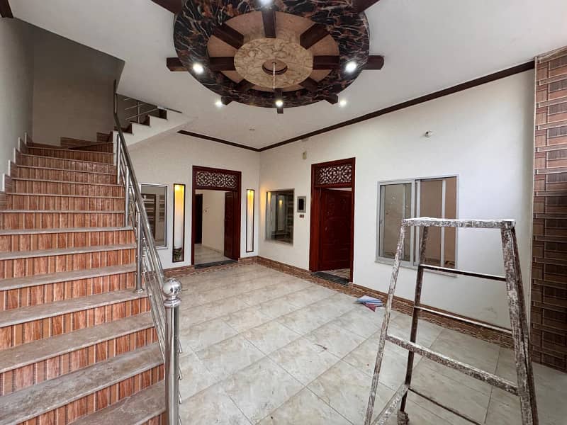 Main Rafi qamar road near Riaz ul janna 5 marly double story house for sale 3