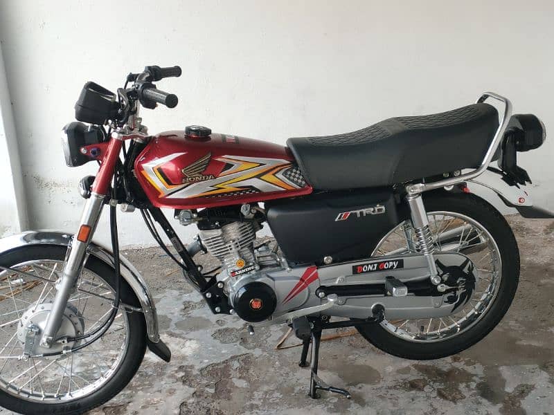 I sell my Honda cg 125 with double Saman and Peshawar number 0