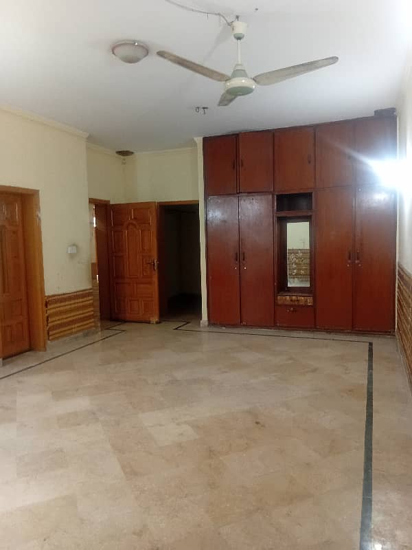 Silent Office/IT Office/Executive Office/ Kanal Lower Portion for Rent in Faisal Town A block 60ft Road Easy Approach to Main Boulevard Faisal Town 1