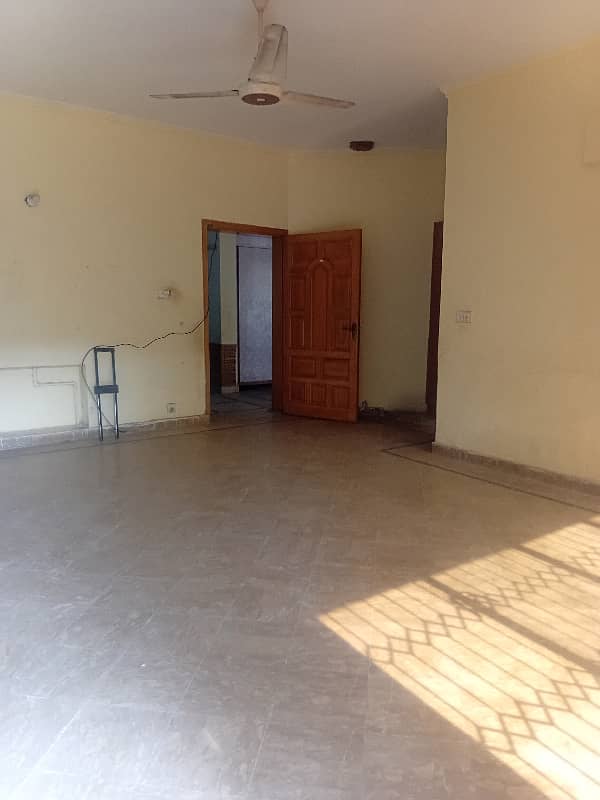Silent Office/IT Office/Executive Office/ Kanal Lower Portion for Rent in Faisal Town A block 60ft Road Easy Approach to Main Boulevard Faisal Town 5