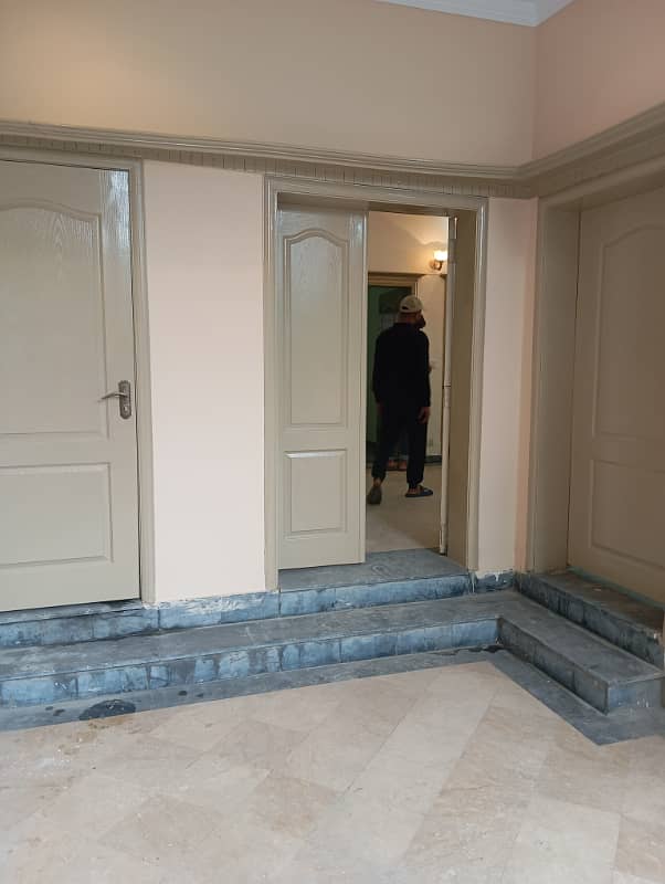 6.5 Marla Full House For Rent 3bad Attach Bathroom TV Lounge Fable Kitchen Marble Flooring Woodwork Good Location Man Approach 1