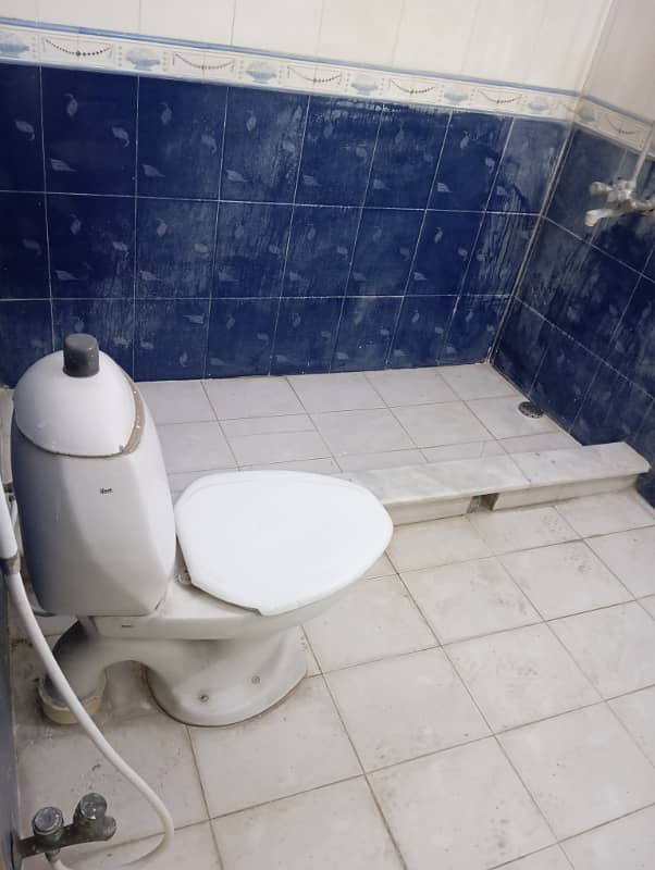 6.5 Marla Full House For Rent 3bad Attach Bathroom TV Lounge Fable Kitchen Marble Flooring Woodwork Good Location Man Approach 10