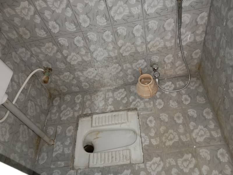 6.5 Marla Full House For Rent 3bad Attach Bathroom TV Lounge Fable Kitchen Marble Flooring Woodwork Good Location Man Approach 13