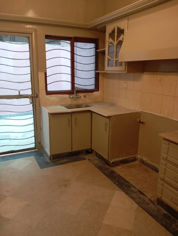 6.5 Marla Full House For Rent 3bad Attach Bathroom TV Lounge Fable Kitchen Marble Flooring Woodwork Good Location Man Approach 19