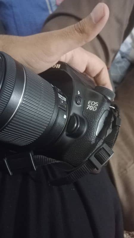camera with 2 lenses 0