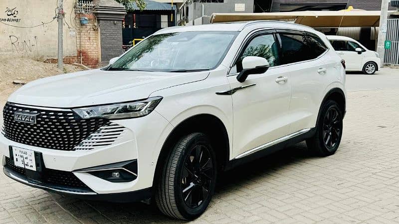 Haval H6 HEV  WHITE WITH RED 0