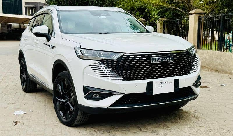 Haval H6 HEV  WHITE WITH RED 1
