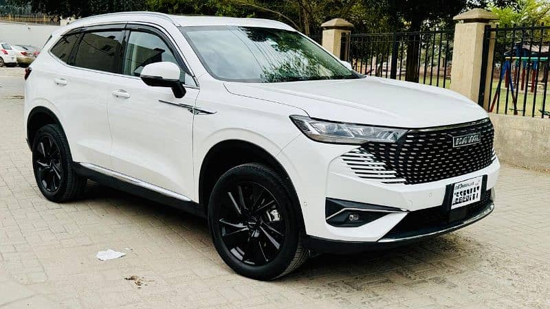 Haval H6 HEV  WHITE WITH RED 2