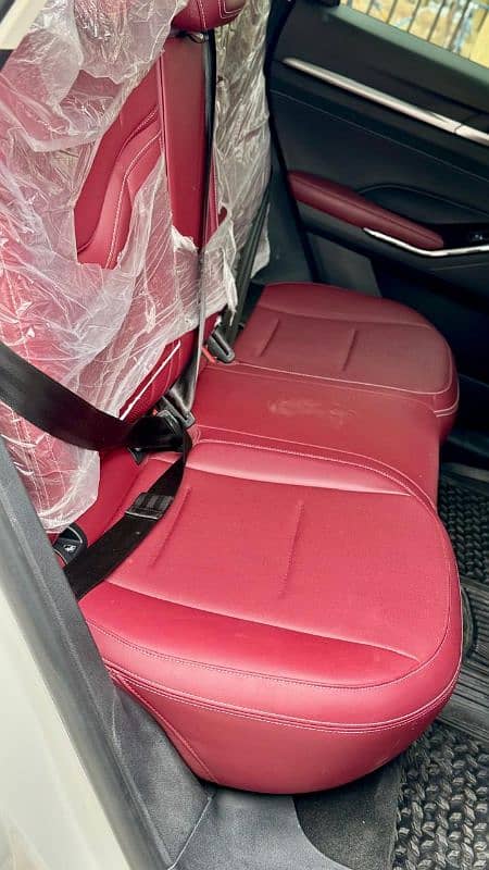 Haval H6 HEV  WHITE WITH RED 12