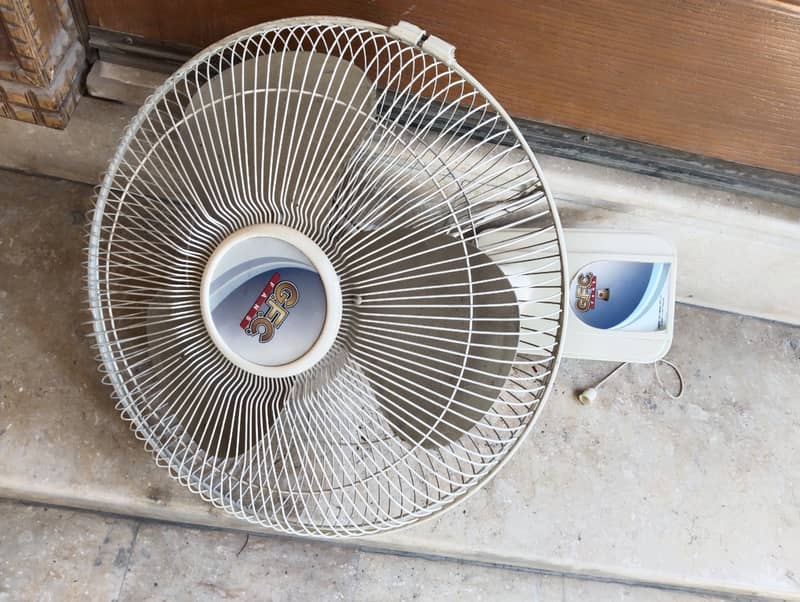Wall / Bracket Fans 2