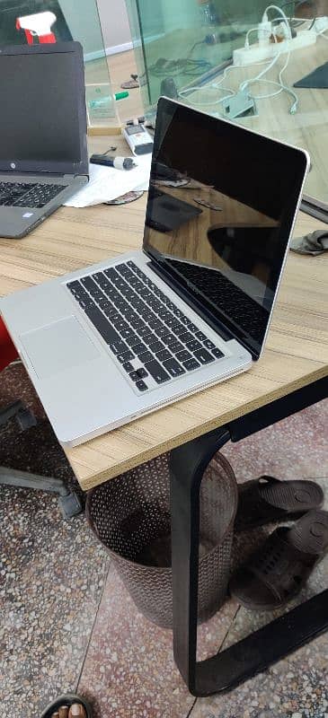 MACBOOK PRO 13" MID 2012 LAPTOP IN TINT CONDITION 10/10 1