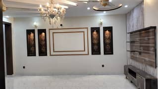 In Bahria Town - Sector C Of Lahore, A 1 Kanal House Is Available