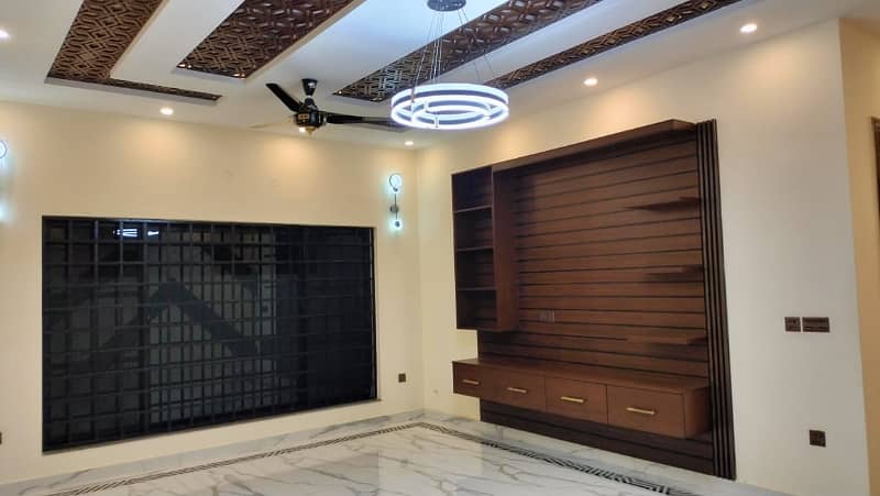 Avail Yourself A Great 5 Marla House In Bahria Town - Sector C 0