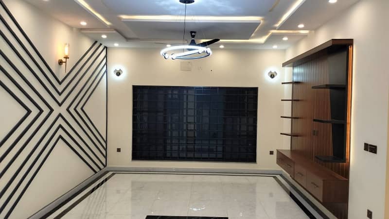 Avail Yourself A Great 5 Marla House In Bahria Town - Sector C 8