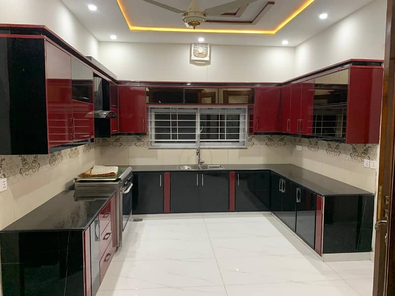 Buy your ideal 5 Marla House in a prime location of Lahore 7