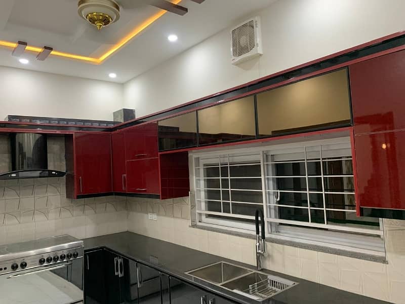 A House Of 1 Kanal In Bahria Town - Sector C 9