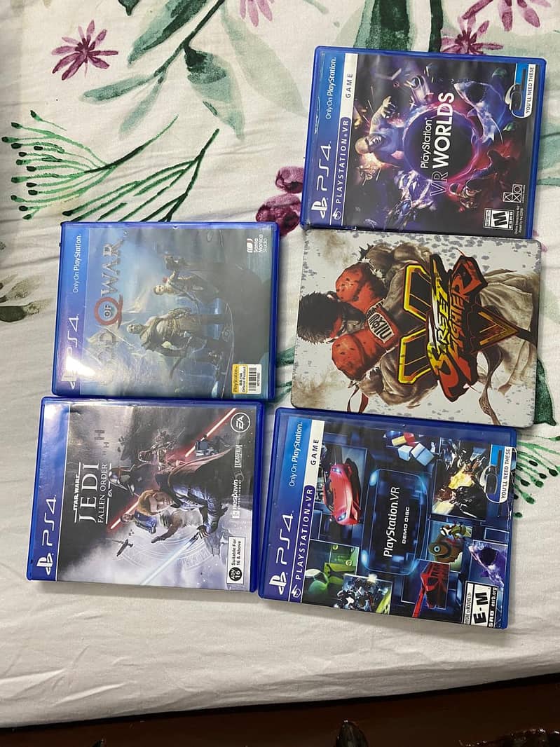 PS4 with Complete VR set + 5 CDs 5