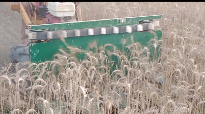 Three wheel Wheat Reaper Machine 4