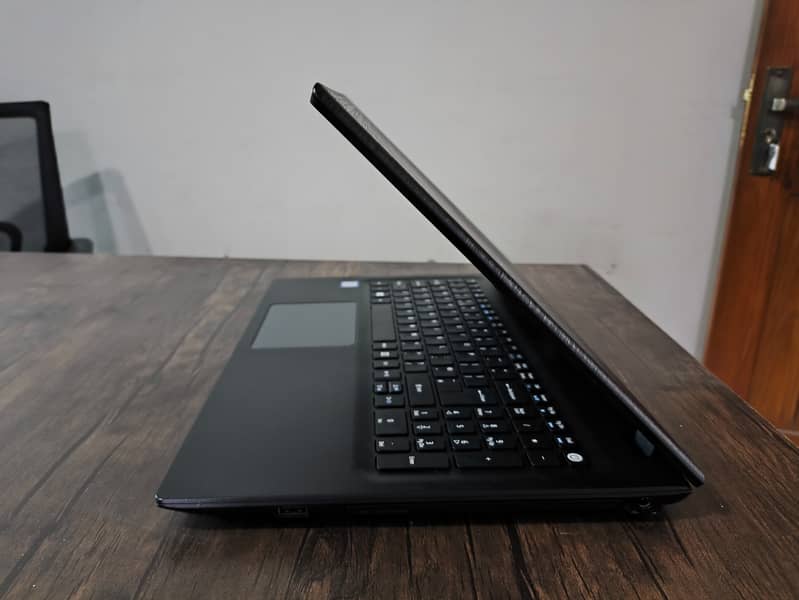 Acer TravelMate P257 Intel Core i3 th5 Gen 4GB DDR3L RAM 500GB HDD 1