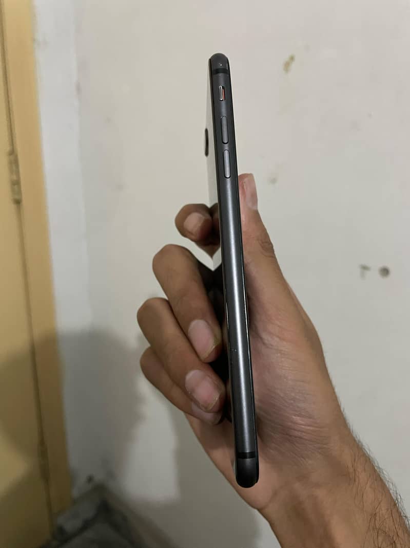 iPhone 8 Plus PTA 4